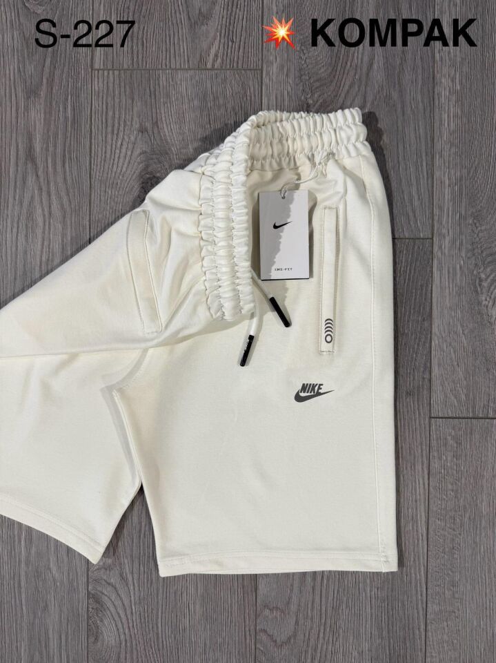 Nike %100 Pamuk Şort